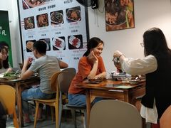 大堂-食爺炭炉鸡煲·烧烤