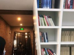 -钟书阁(松江泰晤士小镇店)