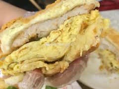 鸡扒蛋菠萝包-沙溪兄茶餐厅
