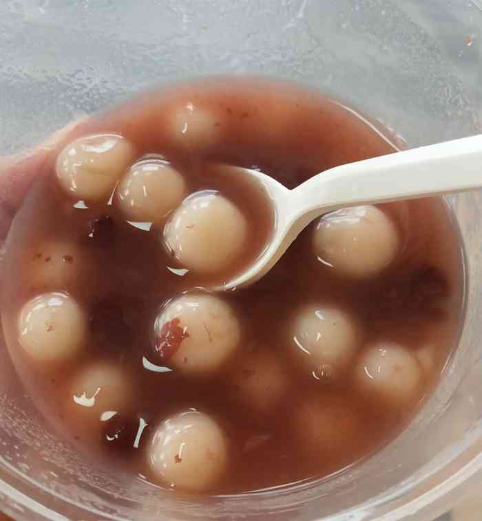 闲话闲食位于巡塘古镇小桥旁是一家快餐性质的餐饮小店五一长假来到