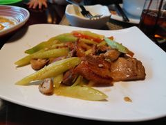芥兰炒脆猪肉-食肆&Fourteen(武林夜市店)