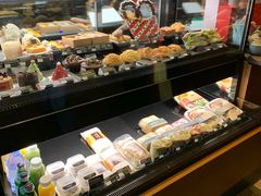 面包甜点陈列柜-星巴克(天津火车站店)