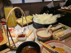 -尚尚仙·酸汤猪手·猪肚鸡火锅(华联万柳购物中心店)