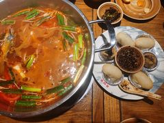 -快活林酸汤鱼鲜品火锅店(甲秀楼店)