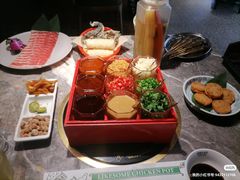 -禄婶鸡煲·打边炉
