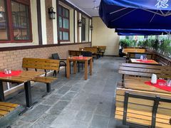 露天位-申德勒加油站餐厅(三里屯北小街店)