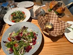 -三勾JJJ Burger&Coffee(梅溪湖店)