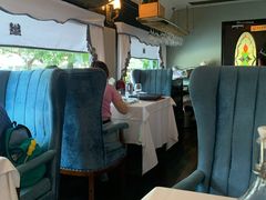 靠窗位-火车头法国西餐厅