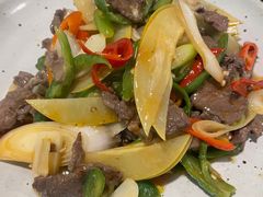 酸木瓜炒牛肉-紫滇源云南生态菜(丹凤街店)
