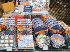 -VENCHI 闻绮(上海佛罗伦萨小镇店)