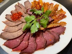 -周老三跷脚牛肉·全牛火锅(非遗传承店)