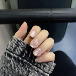-孔雀手美甲美睫护理