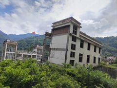 -四川汶川特大地震漩口中学遗址