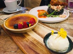 -FLOVIE FLORIST CAFE