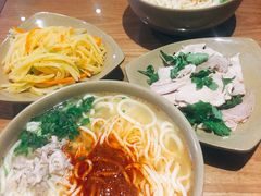 -亮亮面馆(经六路店)
