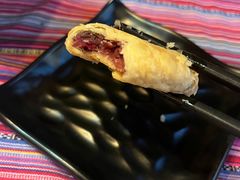 云南现烤鲜花饼-香巴拉云南餐厅(华莱坞店)