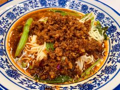 -渝之汇牛肉豌杂面