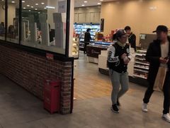 -全家便利店(上海南站站店)