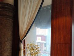 -八府香鸭·啫啫煲(华山路店)