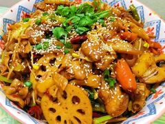 -愉肴麻辣香锅(中山路店)