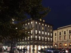 -文艺复兴百货(米兰大教堂广场店)