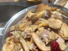 野生菌石锅土鸡-蘑界·野生菌火锅(深业上城店)