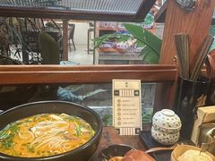 -银米·云南传统过桥米线(双廊黑金冠店)