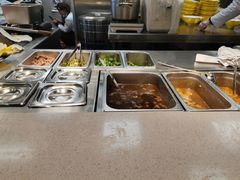 自助取餐区-黔真牛原汤牛肉粉