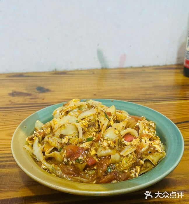 小二面店番茄鸡蛋面加肉酱图片