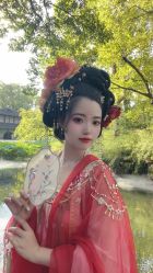 -一揽芳华汉服旗袍体验馆(拙政园店)