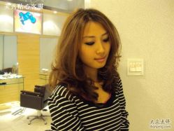 妩媚女孩的大爱-美秀造型