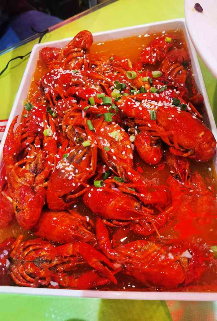 柒五龙虾(总店)-"[薄荷]环境:地气店,吃完一顿感觉差点.