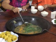 -粘豆包柴火铁锅炖