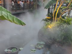 -茅草房·河畔园林火锅