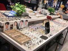 -宏宇眼镜蔡司依视路折扣店(兆佳眼镜城店)