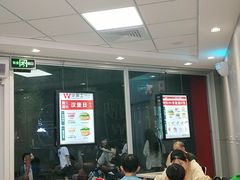 等位区-华莱士·全鸡汉堡(渔港店)