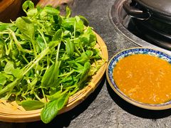 -大匠工房古船木艺术餐厅·猪肚鸡专门店(长白仙岛店)