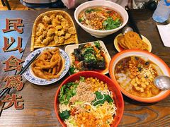 -爆炸头阿姨小四川正宗川味小吃(无任何分店)