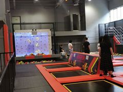 -嗨翻Hi-Fun竞技主题乐园·蹦床亲子生日轰趴(国光1937店)