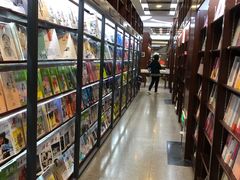 -新华书店(泉城路店)