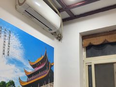 -湖南人家湘菜馆(镇江路店)