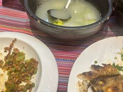 -香巴拉云南餐厅(华莱坞店)