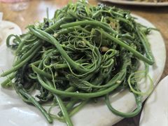 -辉辉大排档