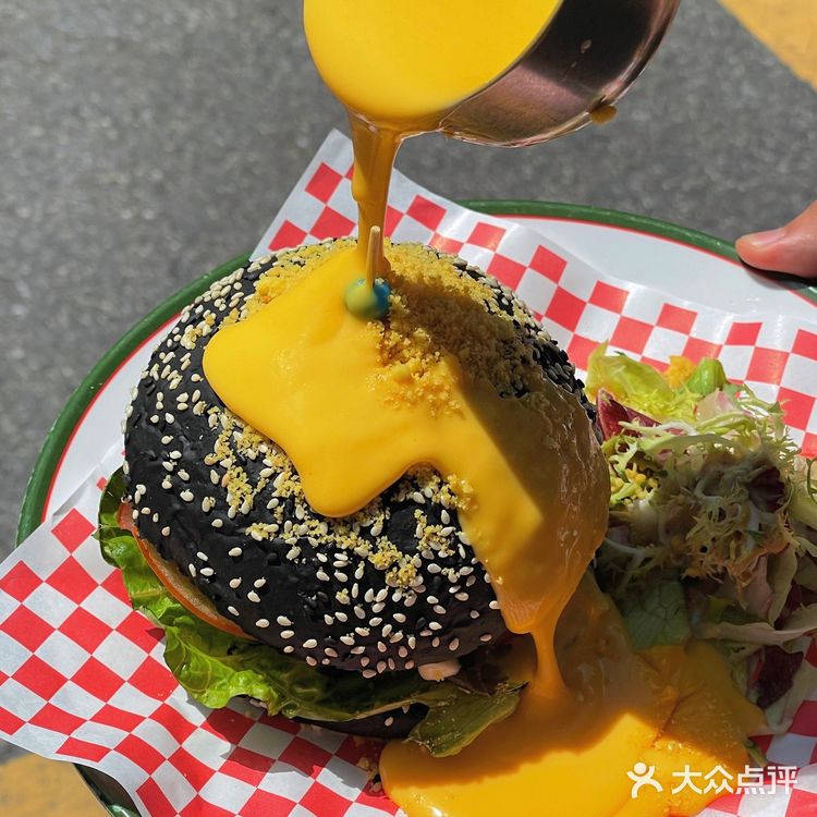 深圳美食😯太会啦！是谁把窑鸡塞进了菠萝包