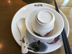 餐具摆设-杭百味·大众精选杭帮菜(西湖音乐喷泉店)