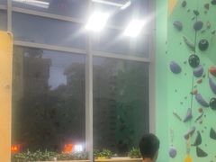 -蓝天攀岩-青少年训练(罗湖益田假日广场店)