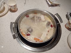-三人行骨头王火锅(长寿店)