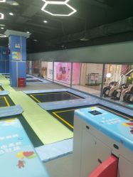 -反弹蹦床公园(南坪万达店)