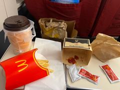 -麦当劳(上海虹桥站30B检票口楼上)