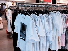 -H&M(鹏欣水游城店)